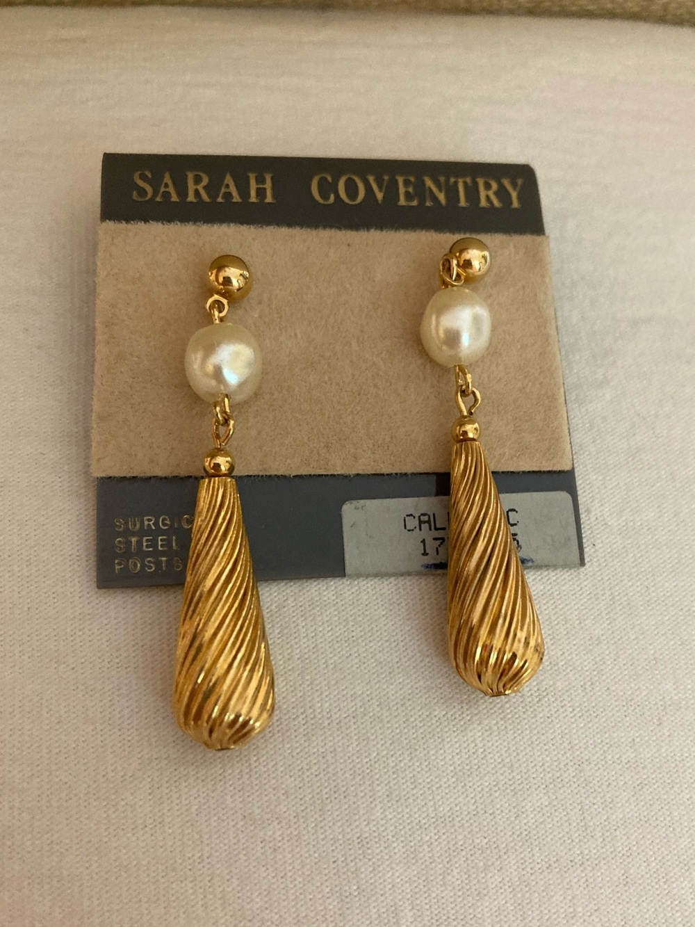 Sarah Coventry New Old Stock Vintage Gold Tone Faux Pearl Pierced Earrings